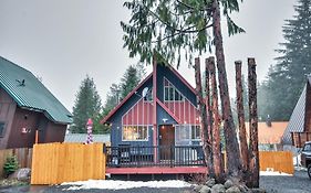Inviting Mt Hood Cabin With Porch 1 Mi To Skibowl!